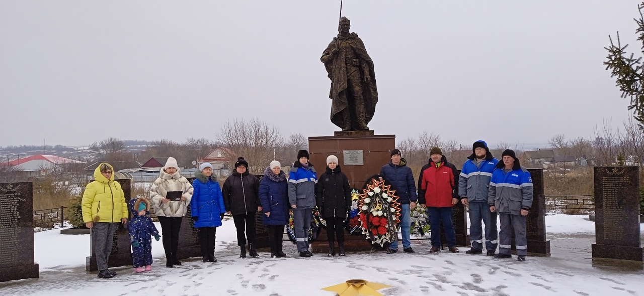 2 февраля 81-ю годовщину победы в Сталинградской битве отмечает вся страна.