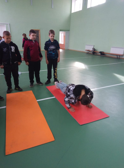 Всероссийский физкультурно-спортивный комплекс «Готов к труду и обороне» собрал учащихся 5-11 классов МБОУ Кантемировская СОШ №2. Всероссийский физкультурно-спортивный комплекс «Готов к труду и обороне» собрал учащихся 5-11 классов МБОУ Кантемировская СОШ №2.