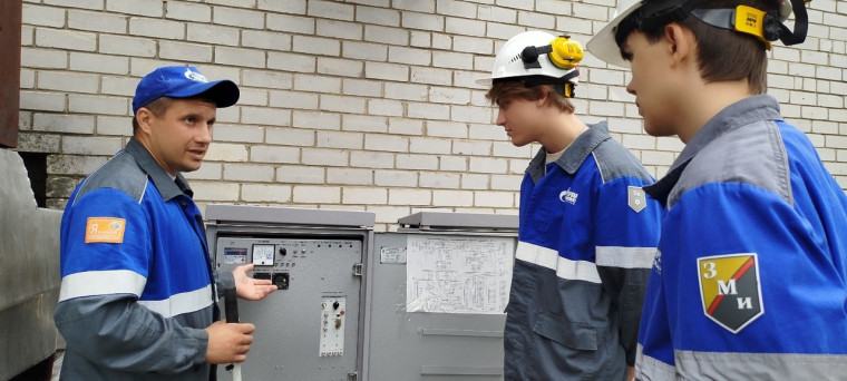 Компания ПАО "Газпром" активно проводит кадровую политику. Компания ПАО "Газпром" активно проводит кадровую политику.