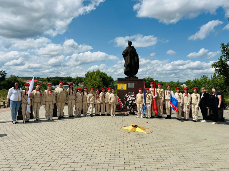 Церемония перезахоронения останков бойцов, найденных поисковым отрядом "Память" у воинского захоронения № 159.. Церемония перезахоронения останков бойцов, найденных поисковым отрядом "Память" у воинского захоронения № 159..